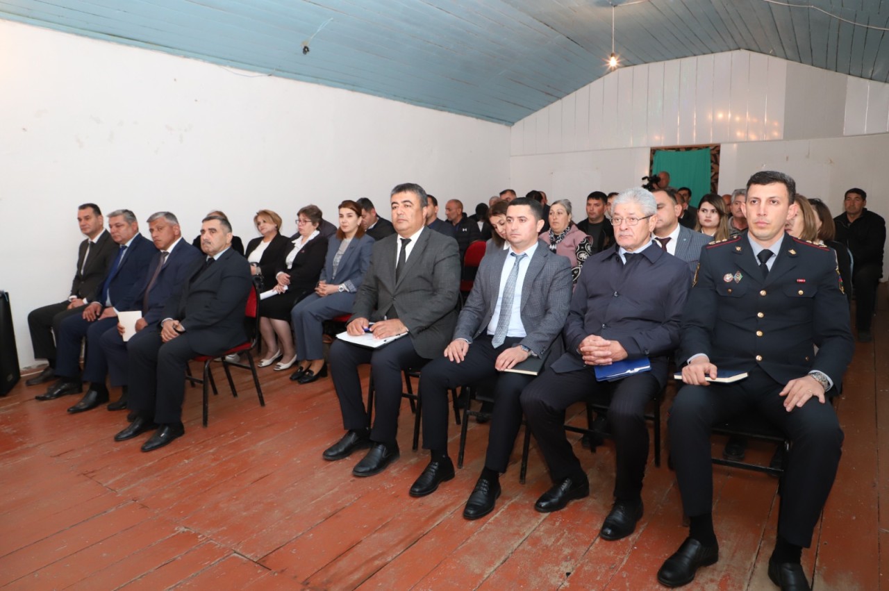 Neftçalanın icra başçısı səyyar görüş keçirdi - FOTOLAR